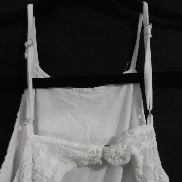 POL | medium | White Lined Floral Lace Adjustable Spaghetti Strap Dress - Picture 11 of 16